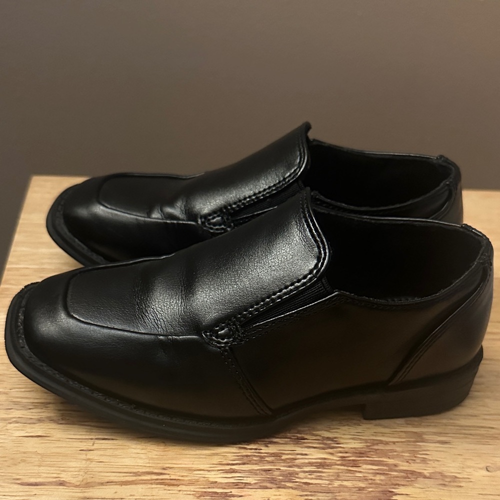 Sonoma Boys Black Dress Shoes size 12 great condition